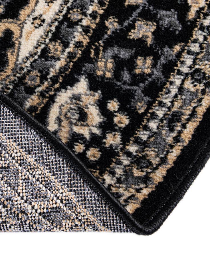 Detail image of 7' 10 x 7' 10 Mashad Design Round Rug