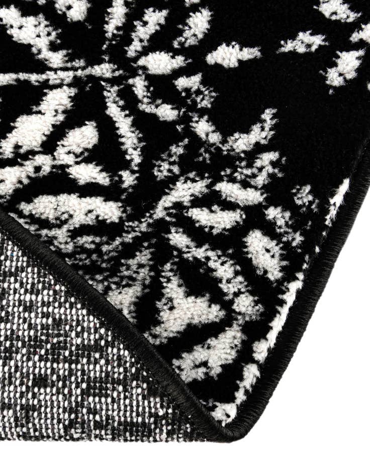 Detail image of 5' 3 x 5' 3 Monaco Round Rug