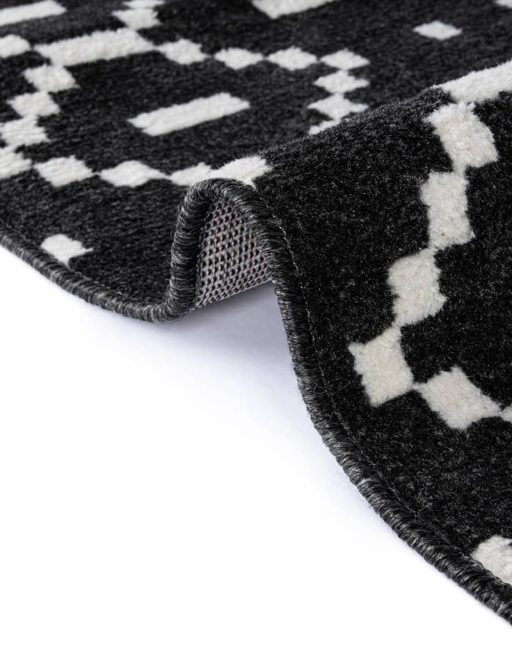 Detail image of 5' x 5' Oslo Round Rug