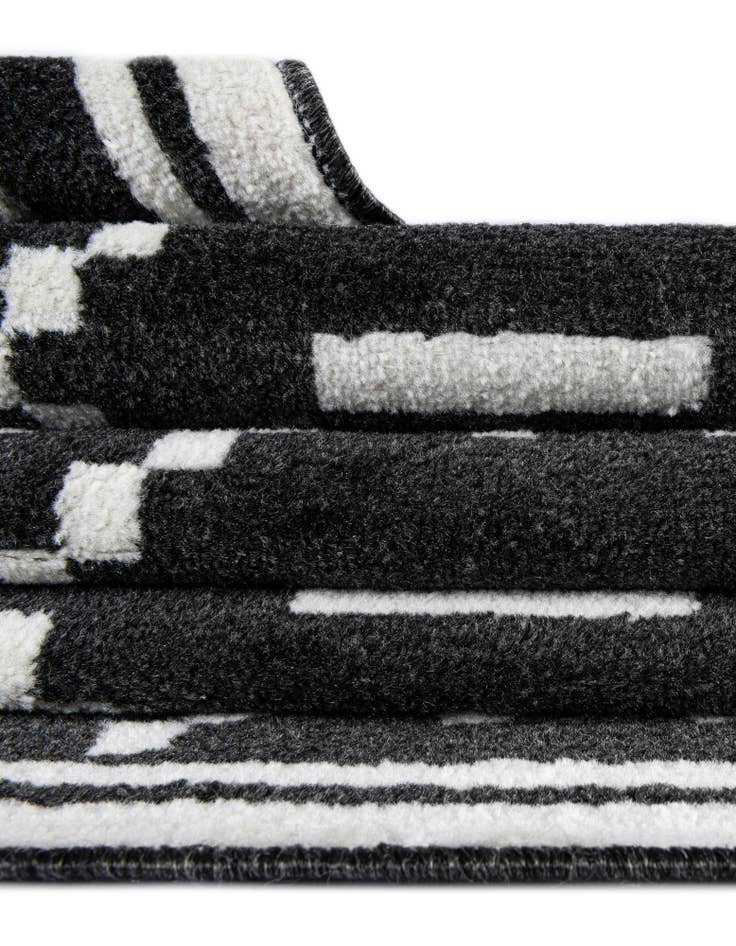 Detail image of 5' x 5' Oslo Round Rug