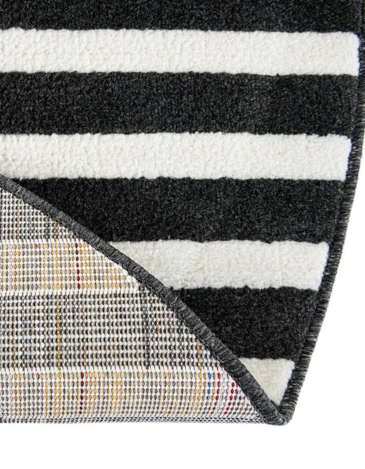 Detail image of 10' x 10' Oslo Round Rug