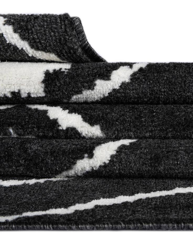 Detail image of 3' x 3' Oslo Round Rug