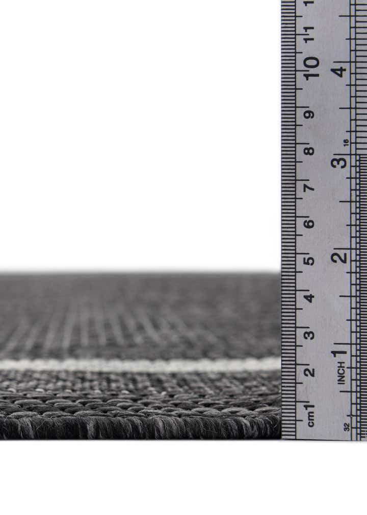 13' x 13' Easy-Clean Border Indoor / Outdoor Round Rug