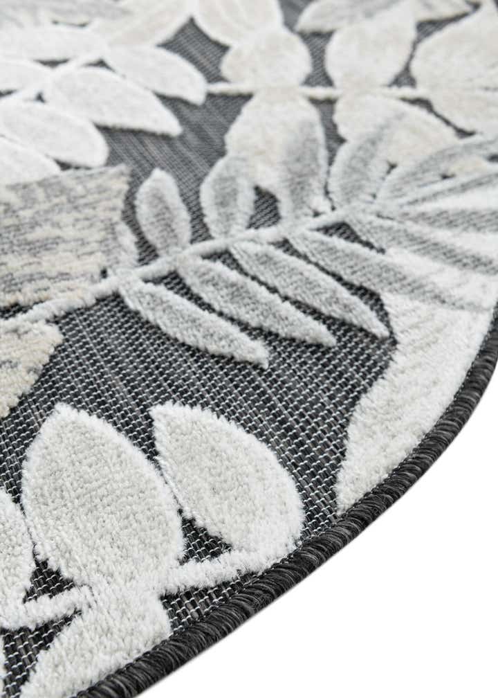 8' 2 x 8' 2 Easy-Clean Botanical Indoor / Outdoor Round Rug