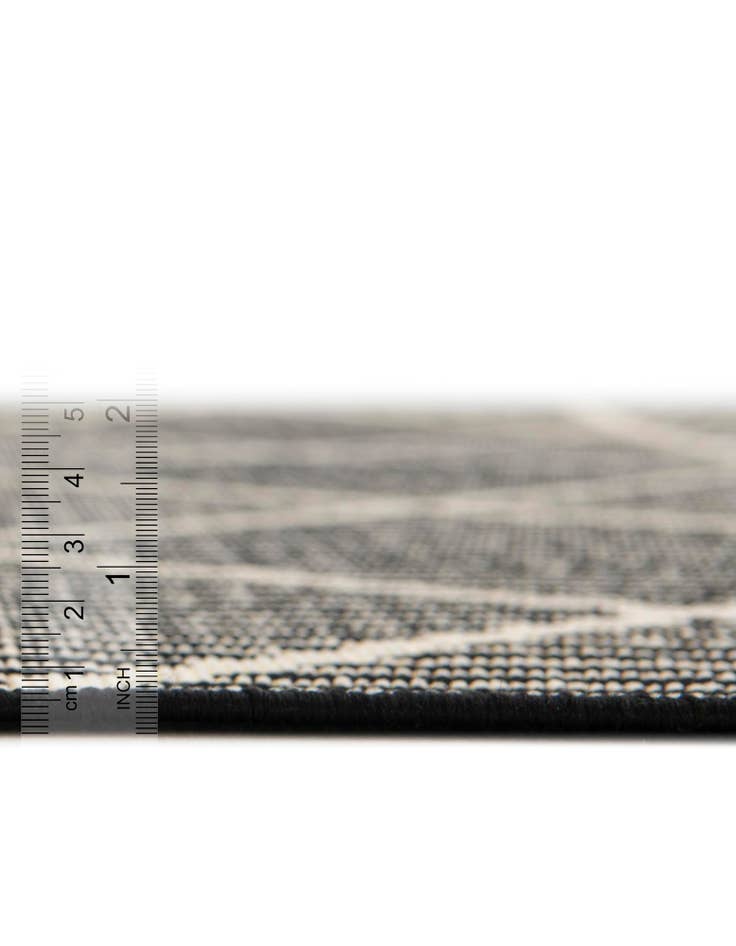 Detail image of 6' x 6' Easy-Clean Lattice Indoor / Outdoor Round Rug
