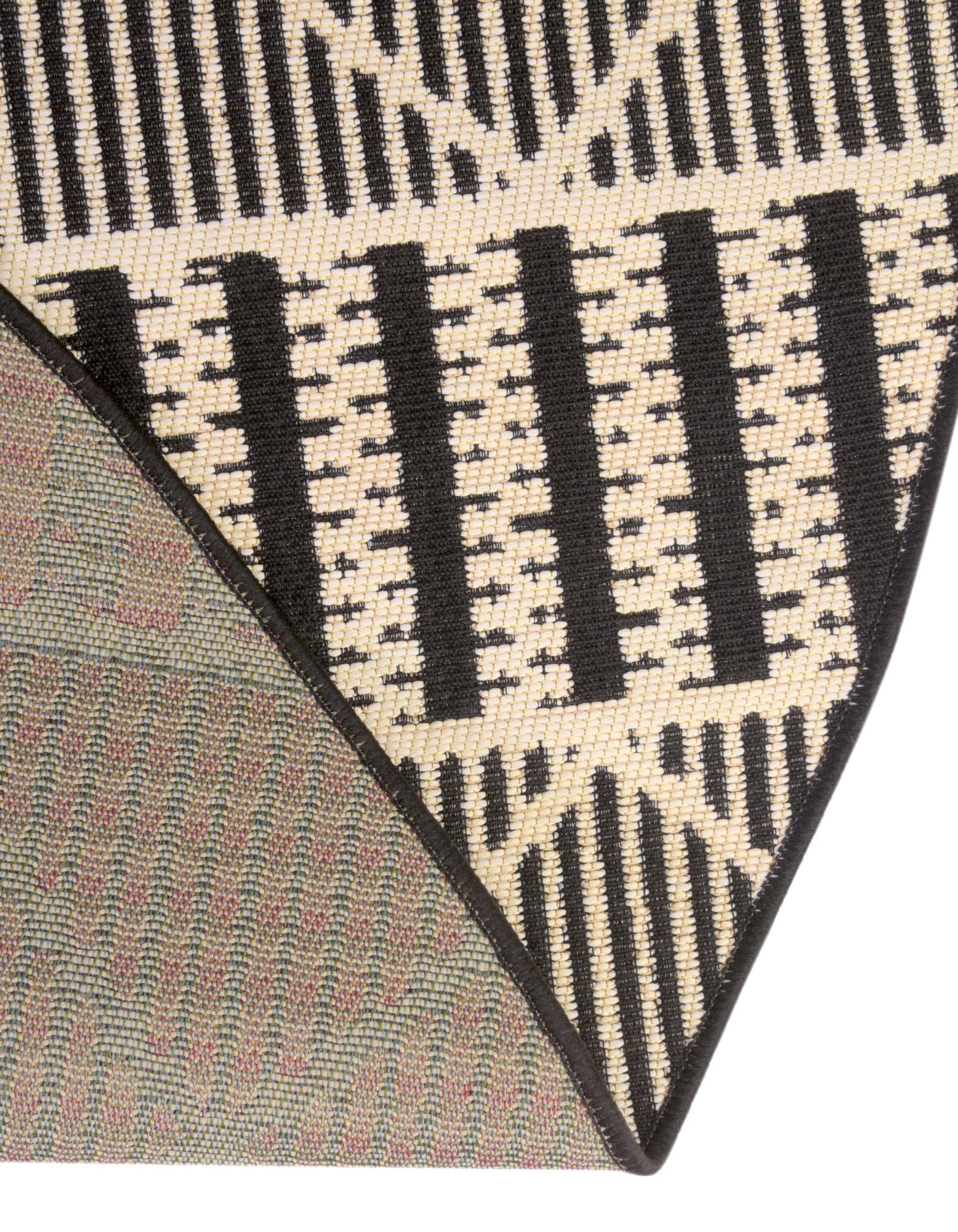 10' x 10' Easy-Clean Lattice Indoor / Outdoor Round Rug