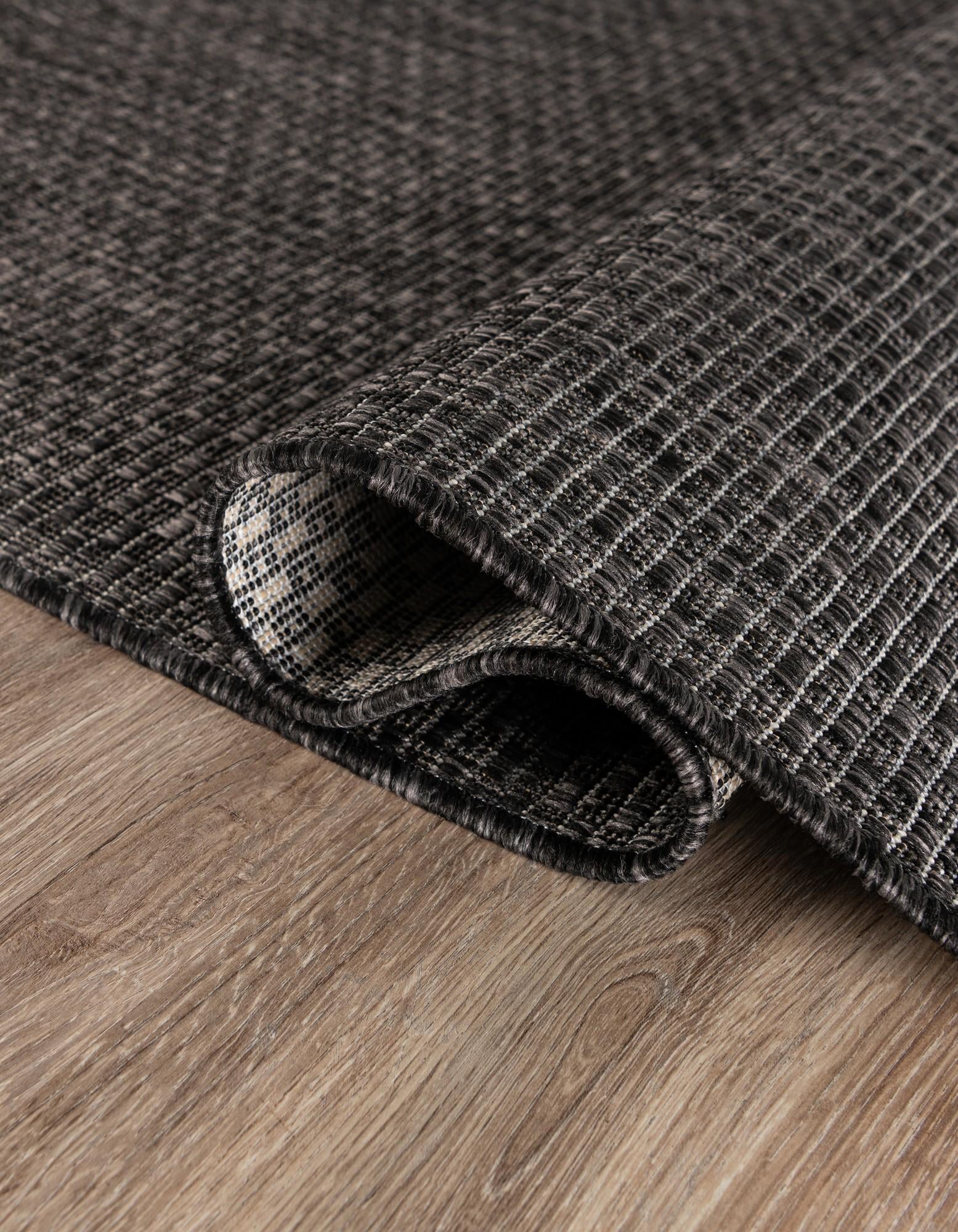6' 1 x 6' 1 Easy-Clean Solid Indoor / Outdoor Round Rug