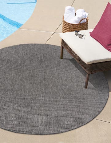 12' x 12' Easy-Clean Solid Indoor / Outdoor Round Rug