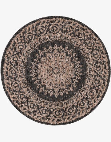 Black Easy-Clean Traditional Indoor / Outdoor Round Rug