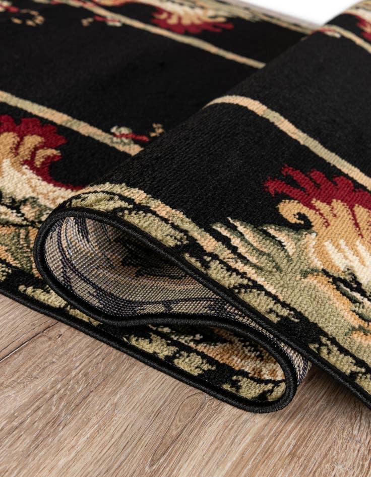 Detail image of 7' 10 x 7' 10 Pastoral Round Rug