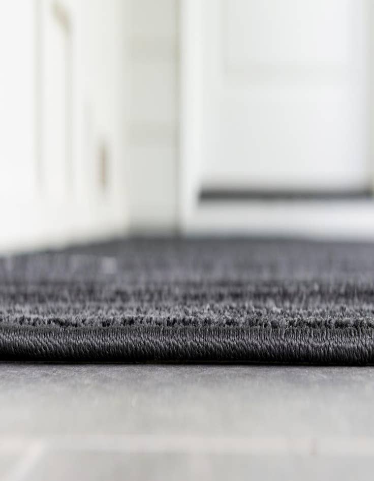 Detail image of 8' x 8' Easy-Clean Sabrina Soto Ola Indoor / Outdoor Round Rug