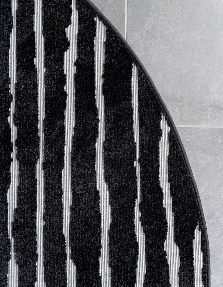 Detail image of 8' x 8' Easy-Clean Sabrina Soto Ola Indoor / Outdoor Round Rug