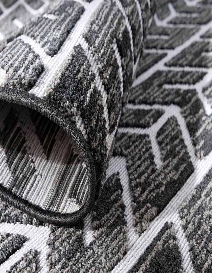 Detail image of 8' x 8'  Washable Sabrina Soto Aston Indoor / Outdoor Round Rug