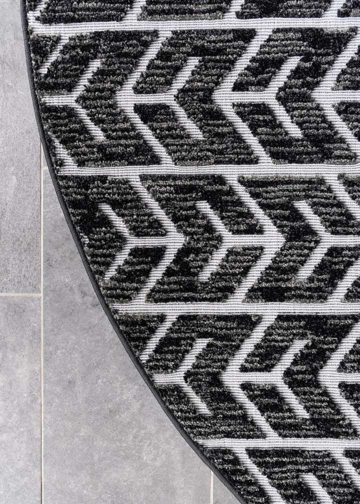 8' x 8' Easy-Clean Sabrina Soto Aston Indoor / Outdoor Round Rug
