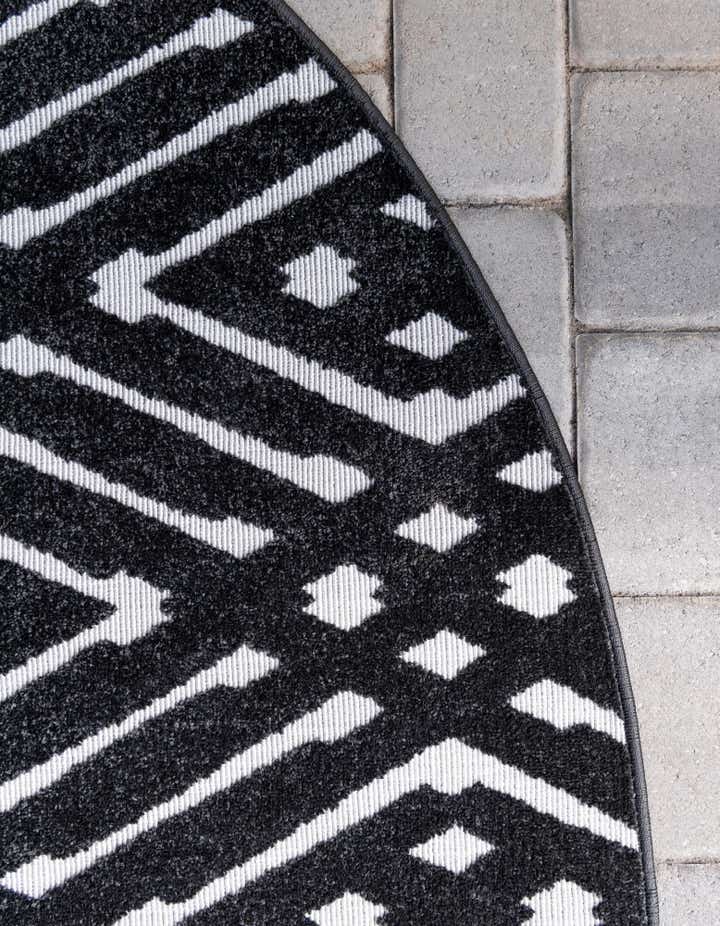 8' x 8' Easy-Clean Sabrina Soto Ella Indoor / Outdoor Round Rug