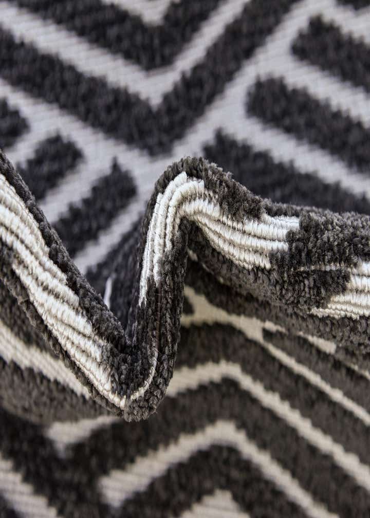 8' x 8' Easy-Clean Sabrina Soto Hudson Indoor / Outdoor Round Rug