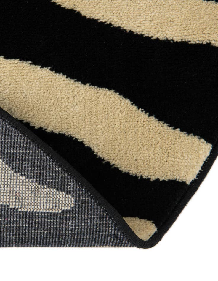 Detail image of 3' 1 x 3' 1 Safari Round Rug