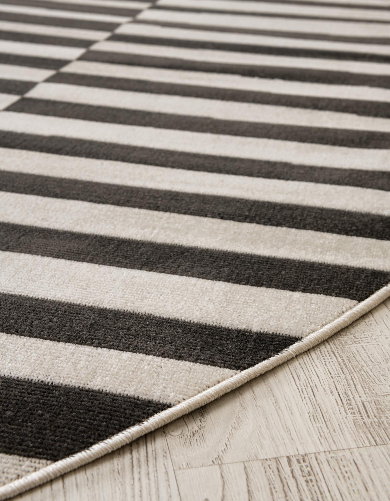 3' 7 x 3' 7 SoHo Round Rug