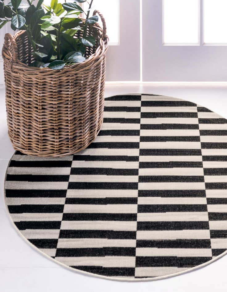 Detail image of 5' 3 x 5' 3 SoHo Round Rug