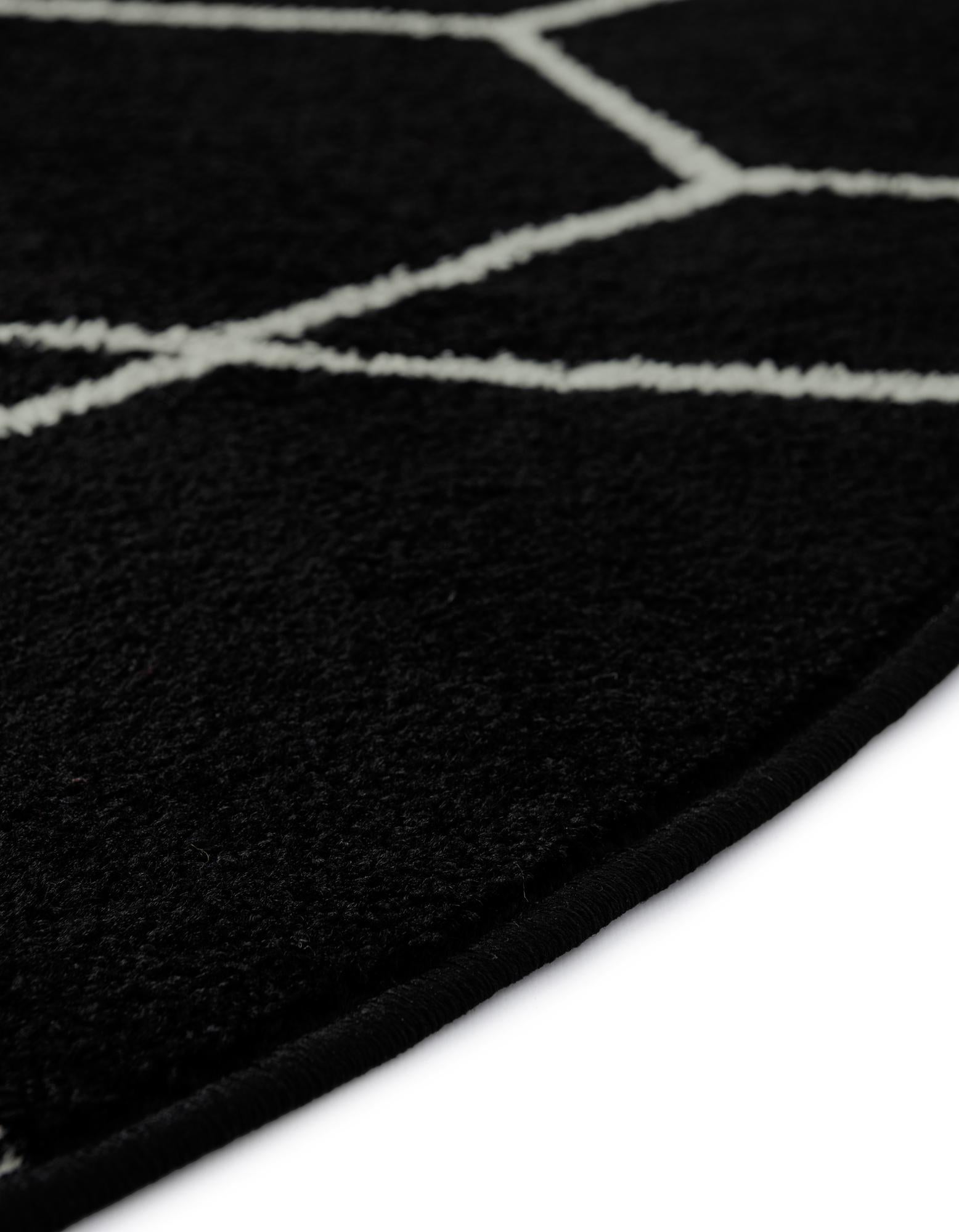 5' 3 x 5' 3 Trellis Frieze Round Rug