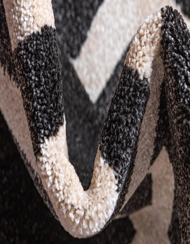 Detail image of 3' 3 x 3' 3 Trellis Round Rug