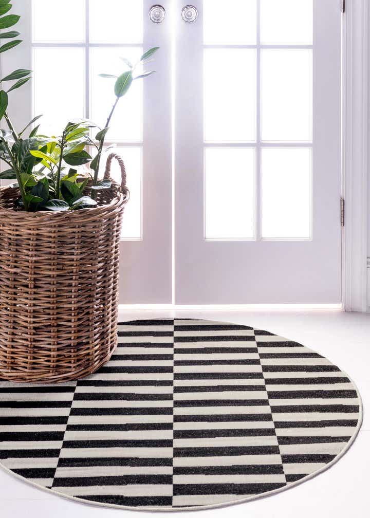5' 3 x 5' 3 Tribeca Round Rug