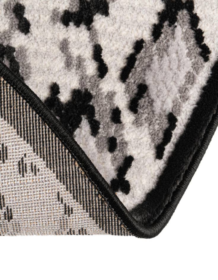 Detail image of 4' x 4' Vince Camuto Round Rug