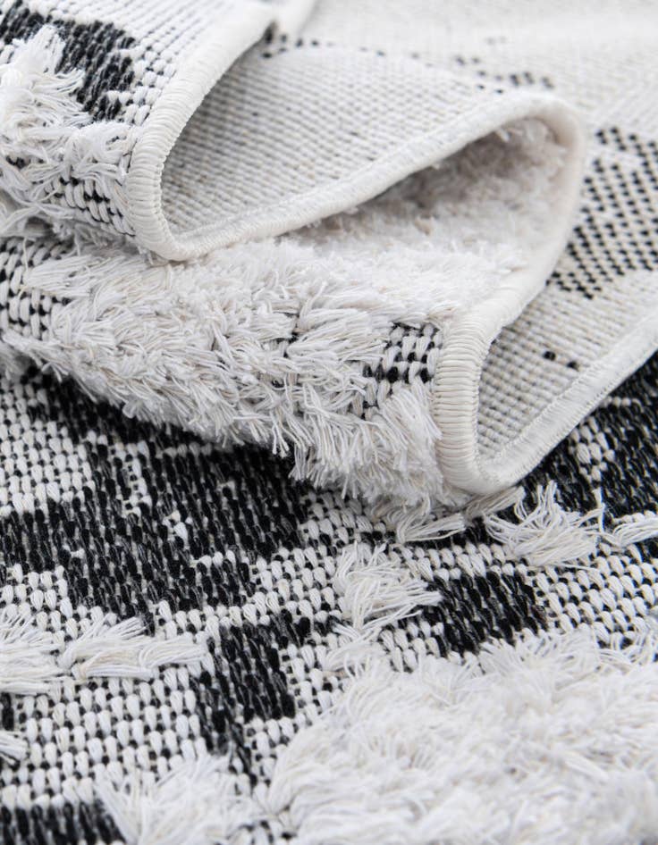 Detail image of 2' 7 x 10' Abbey Runner Rug