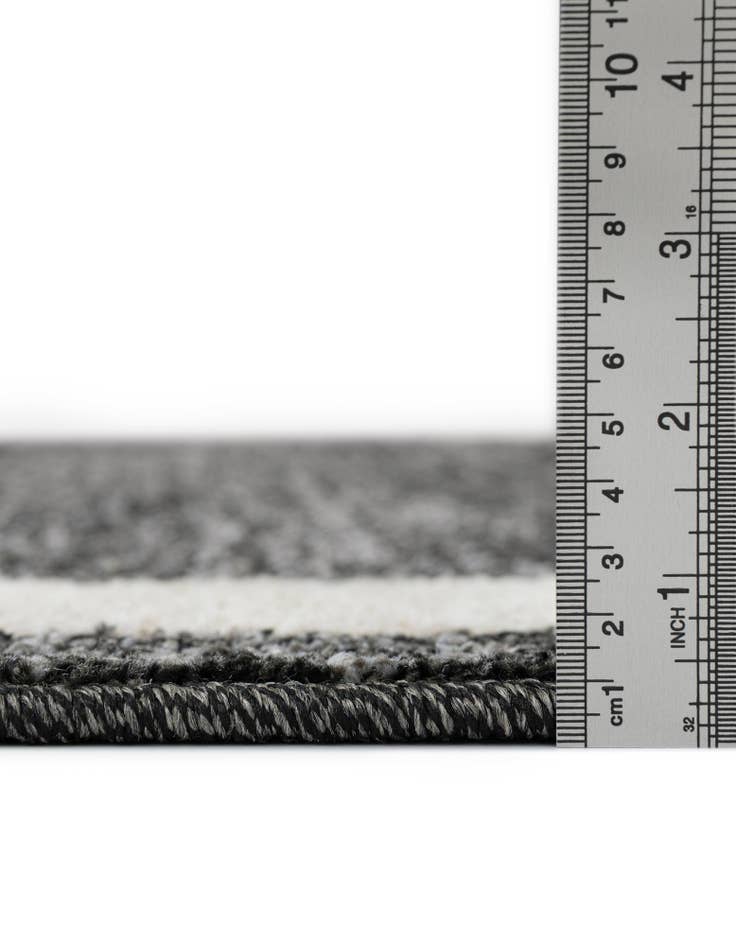 Detail image of 2' 7 x 10' Angelica Runner Rug