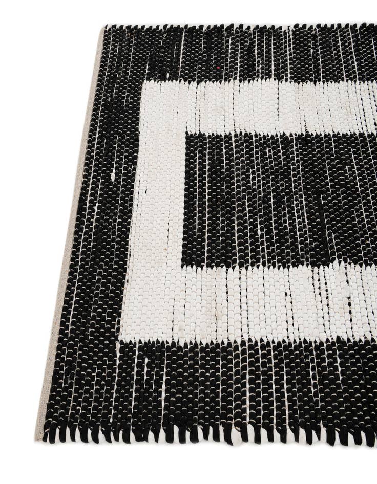 Detail image of 2' 7 x 9' 3  Hand Woven Chindi Cotton Runner Rug
