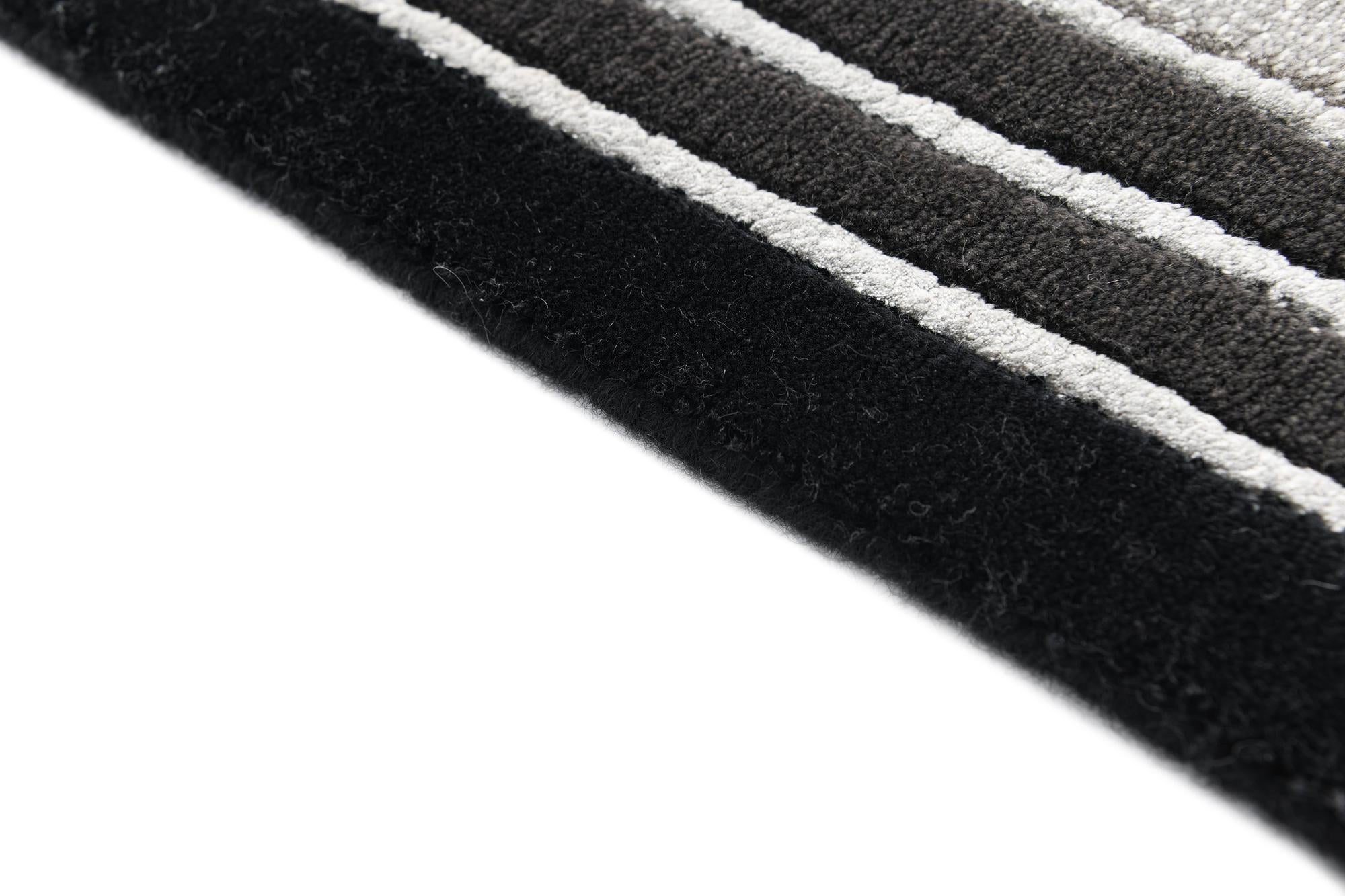 2' 7 x 9' 9 Darya Runner Rug
