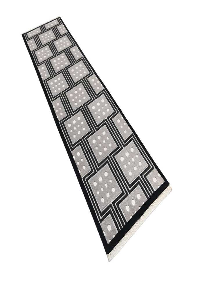 2' 7 x 9' 9 Darya Runner Rug