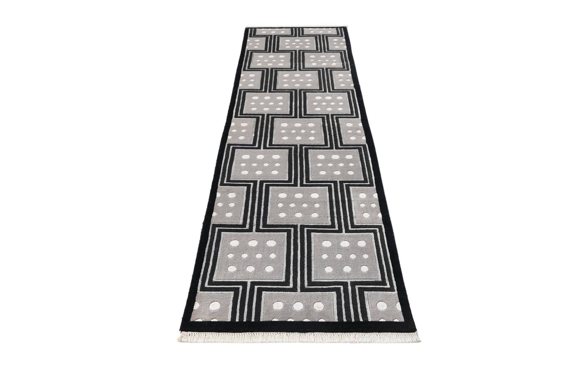 2' 7 x 9' 9 Darya Runner Rug