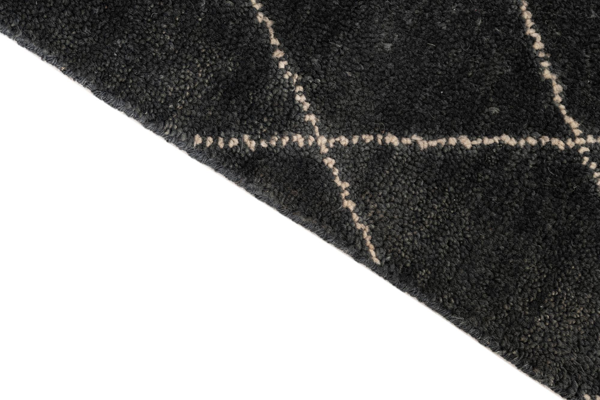 2' 10 x 8' Hand Knotted Darya Wool Runner Rug