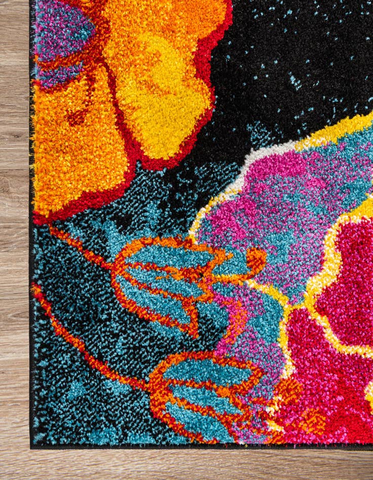 Detail image of 2' 7 x 19' 8 Florence Runner Rug