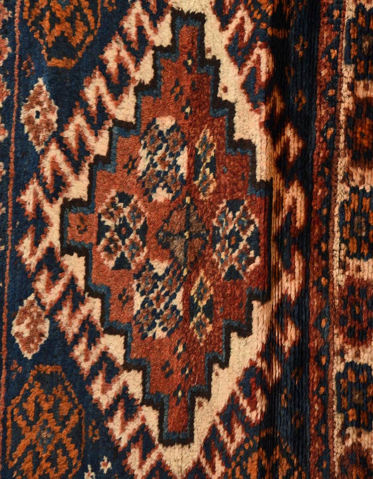 Detail image of 2' 5 x 8' 2  Hand Knotted Ghashghaei Persian Wool Runner Rug