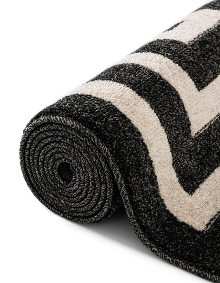 Detail image of 2' 7 x 10' Greek Key Runner Rug