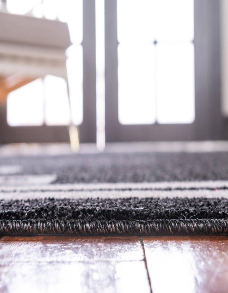 Detail image of 2' 7 x 10' Greek Key Runner Rug