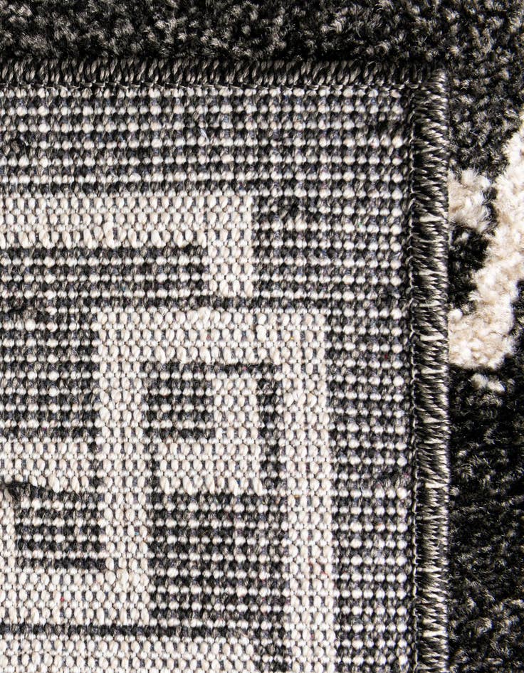 Detail image of 2' 7 x 10' Hera Runner Rug