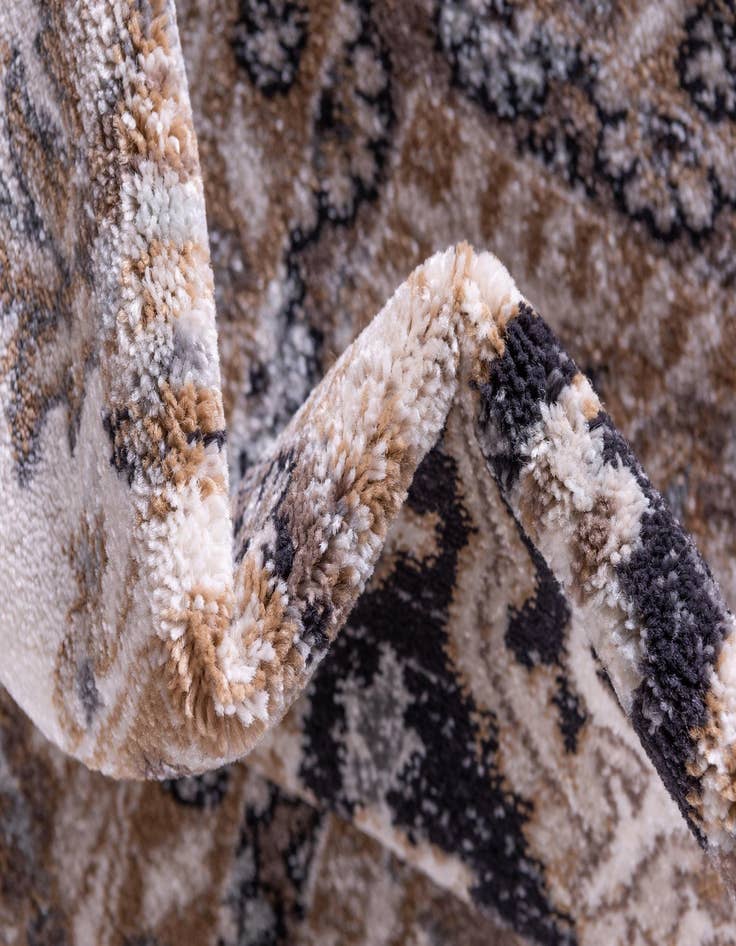 Detail image of 2' 2 x 6' Heritage Runner Rug