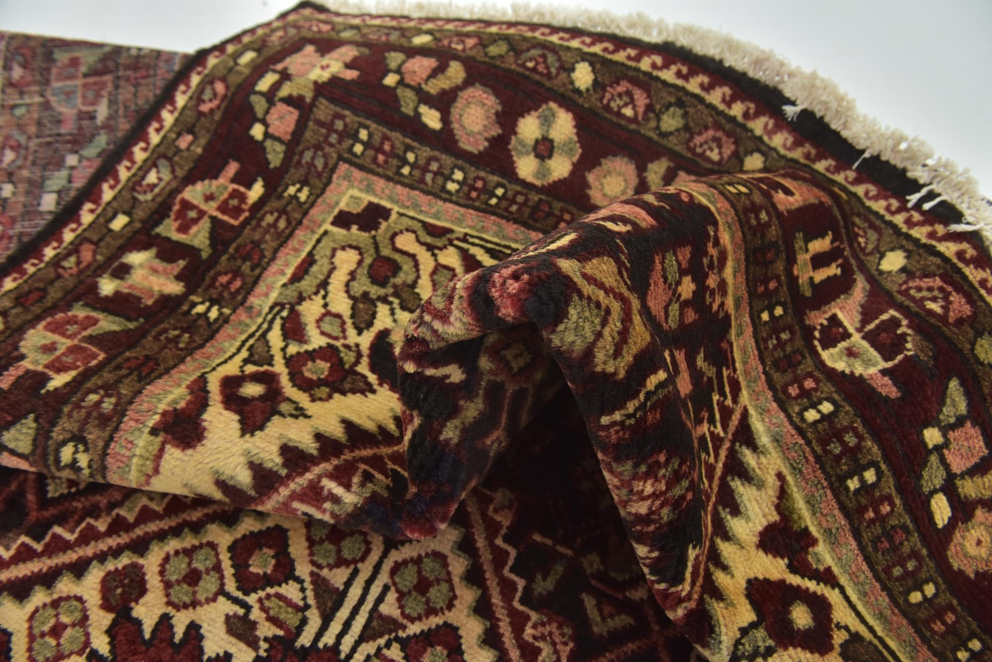 4' x 9' 7 Hand Knotted Hossainabad Persian Wool Runner Rug