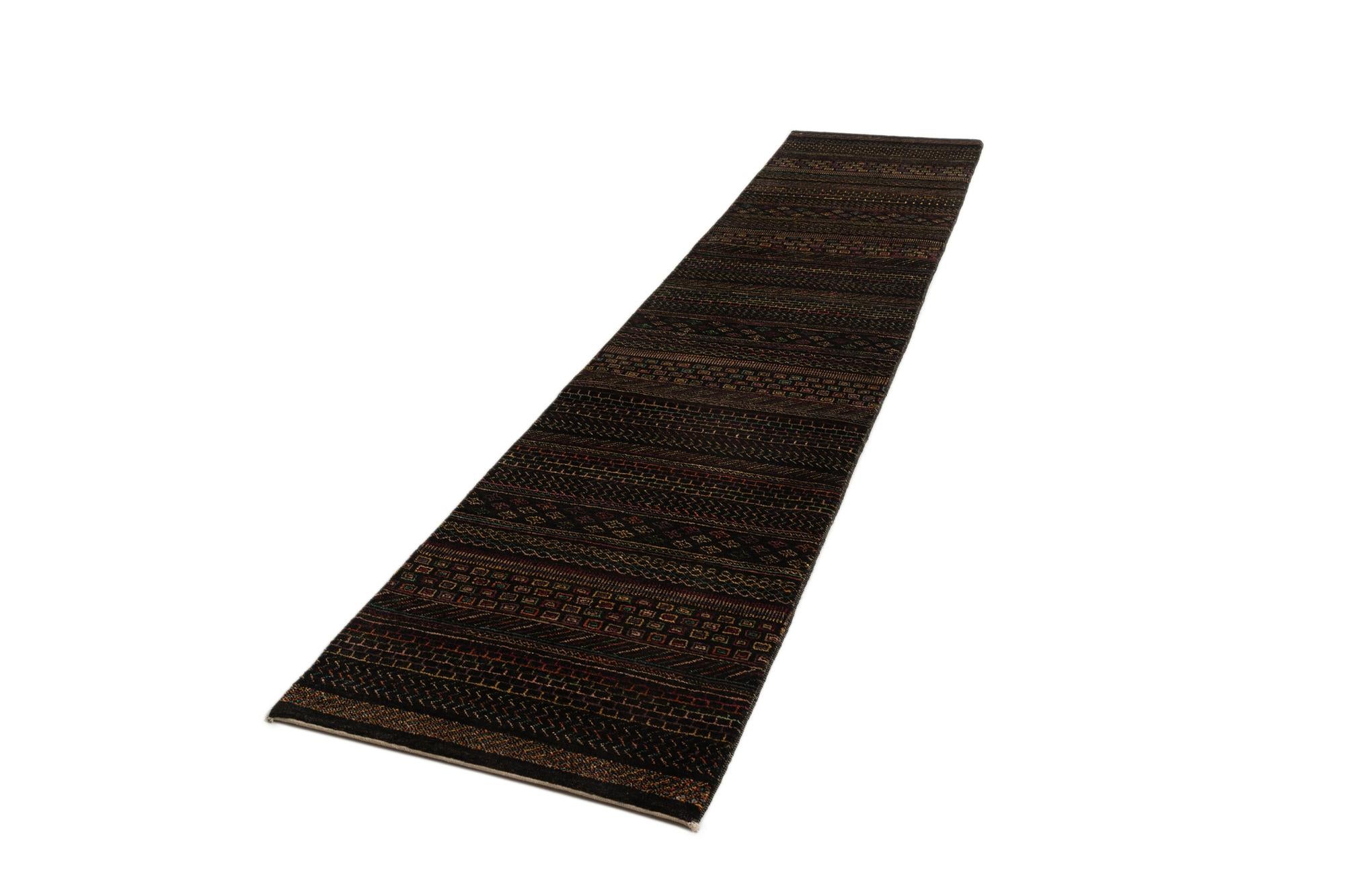 2' 7 x 12' Juma Runner Rug