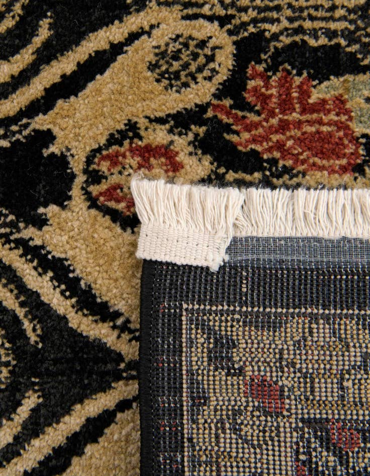 Detail image of 2' 7 x 10' Kensington Runner Rug