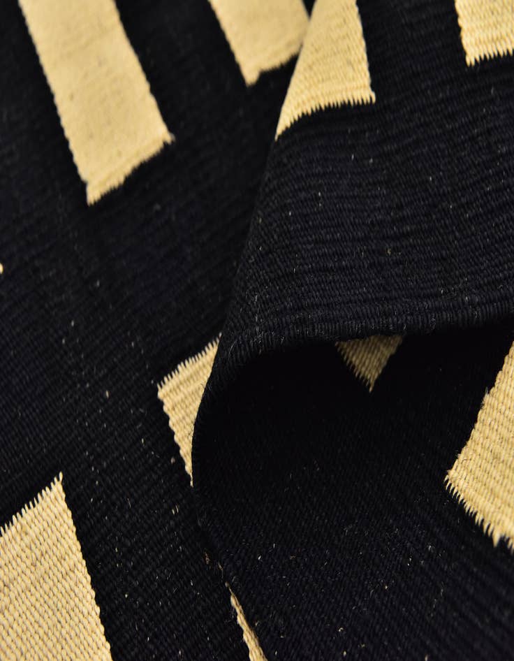 Detail image of 2' 5 x 6' 8  Hand Woven Kilim Modern Wool Runner Rug