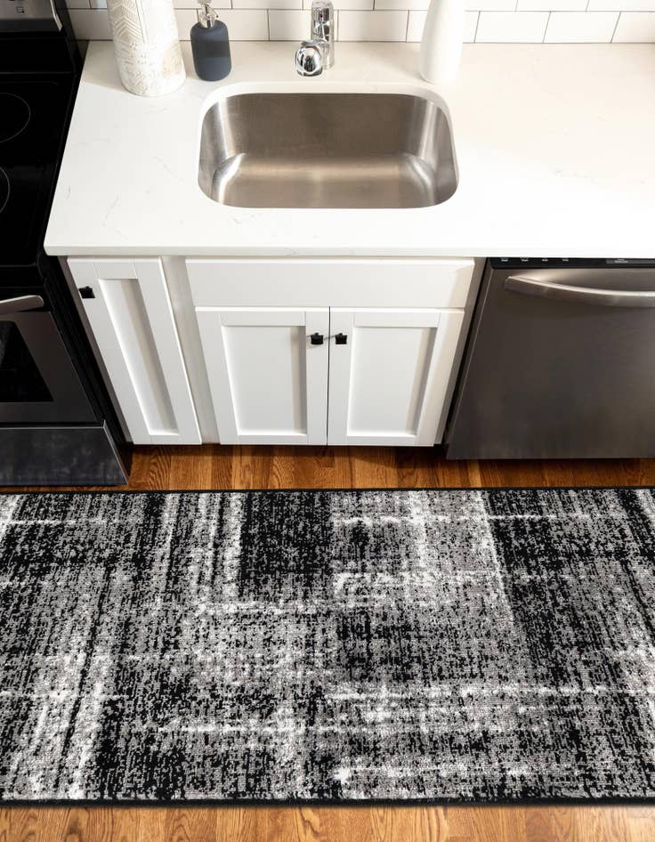 Detail image of 2' 7 x 10' Laguna Runner Rug