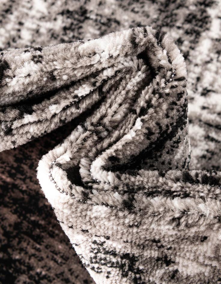 Detail image of 2' 7 x 10' Laguna Runner Rug