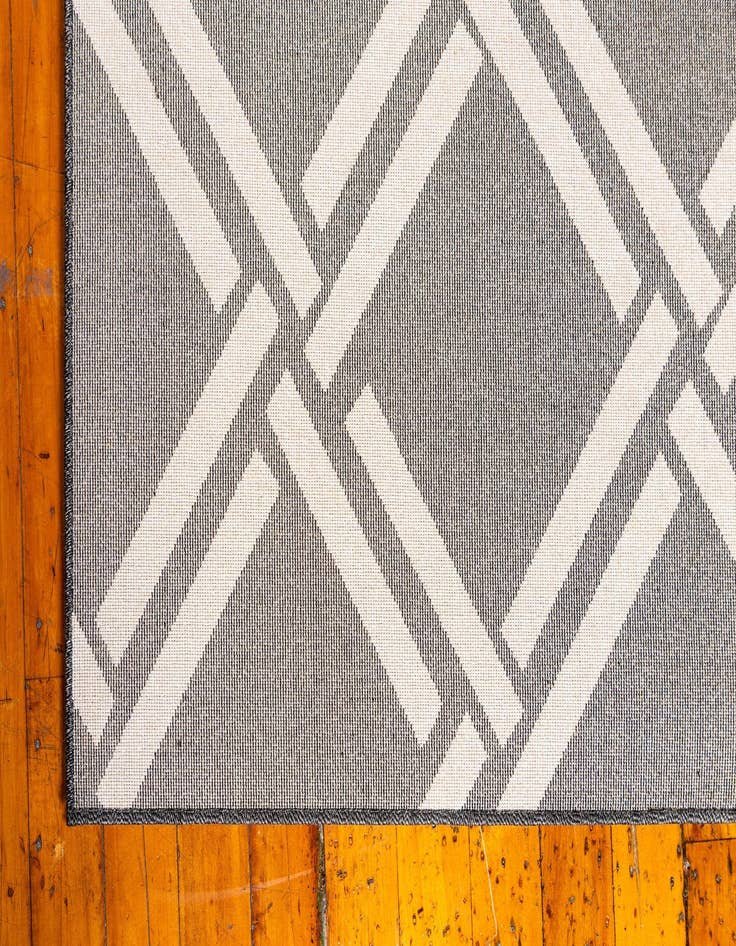Detail image of 2' 7 x 10' Lattice Runner Rug