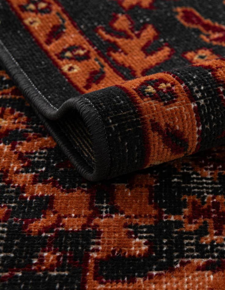 Detail image of 2' 7 x 10' Lucerne Runner Rug