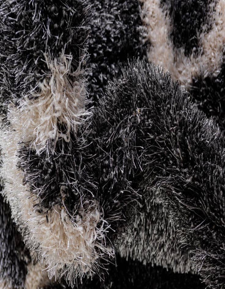 Detail image of 2' 7 x 10' Luxury Trellis Shag Runner Rug