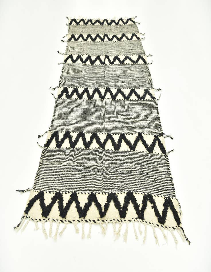 Detail image of 4' 5 x 8' 3 Hand Knotted Moroccan Wool Runner Rug